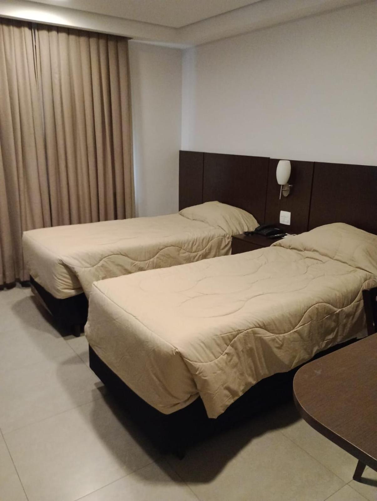 Hotel Lugus — Fotos 1